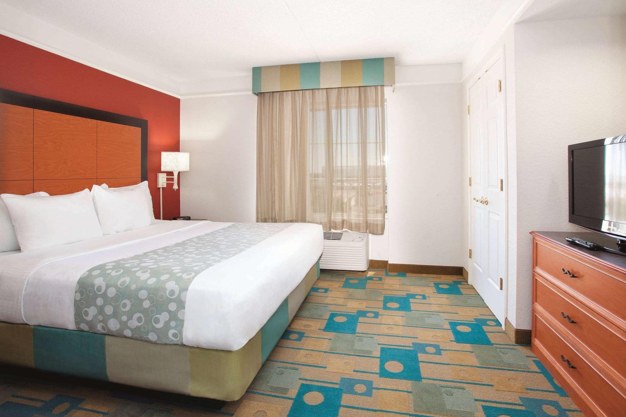La Quinta By Wyndham Colorado Springs South Airport Hotel Екстериор снимка