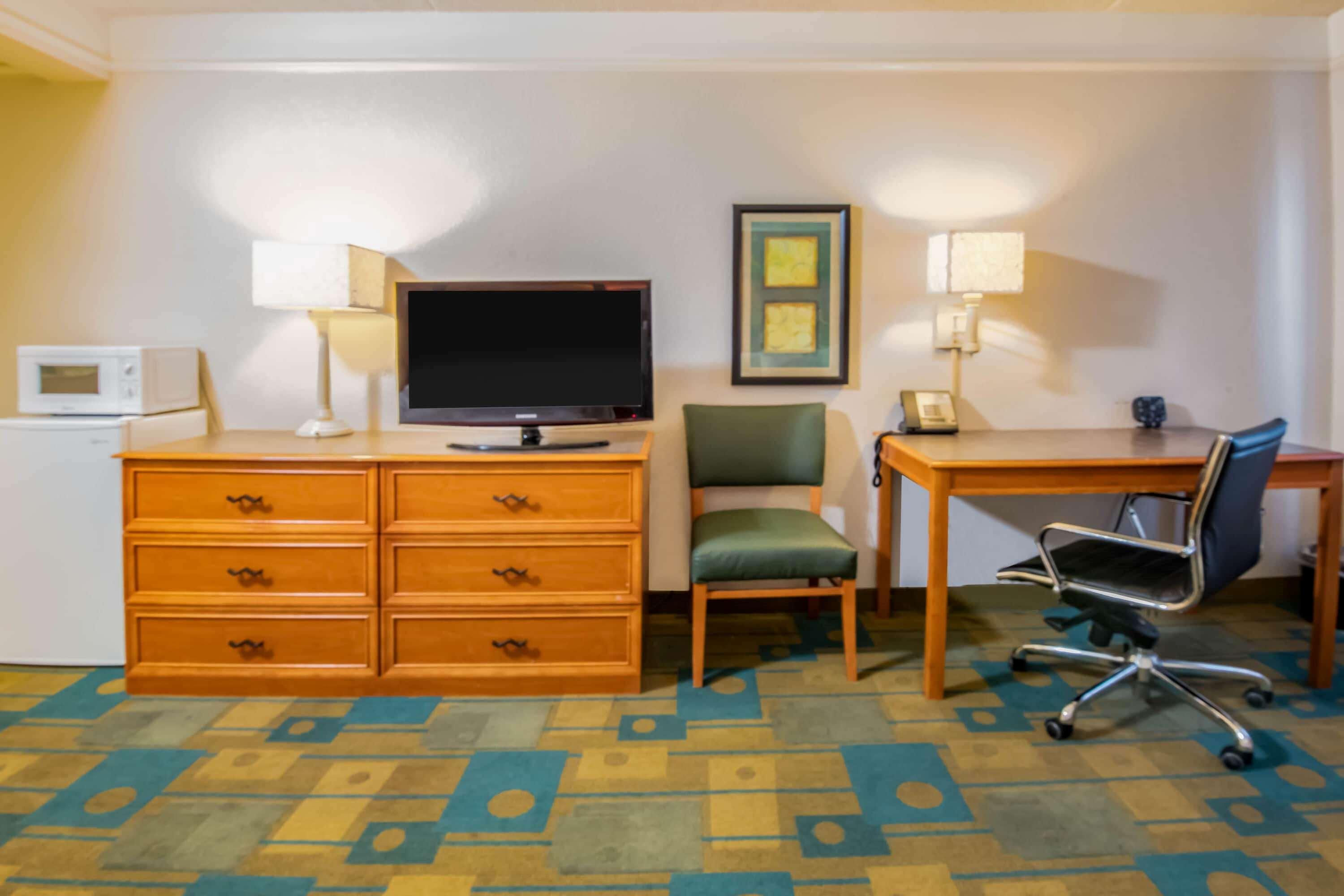 La Quinta By Wyndham Colorado Springs South Airport Hotel Екстериор снимка