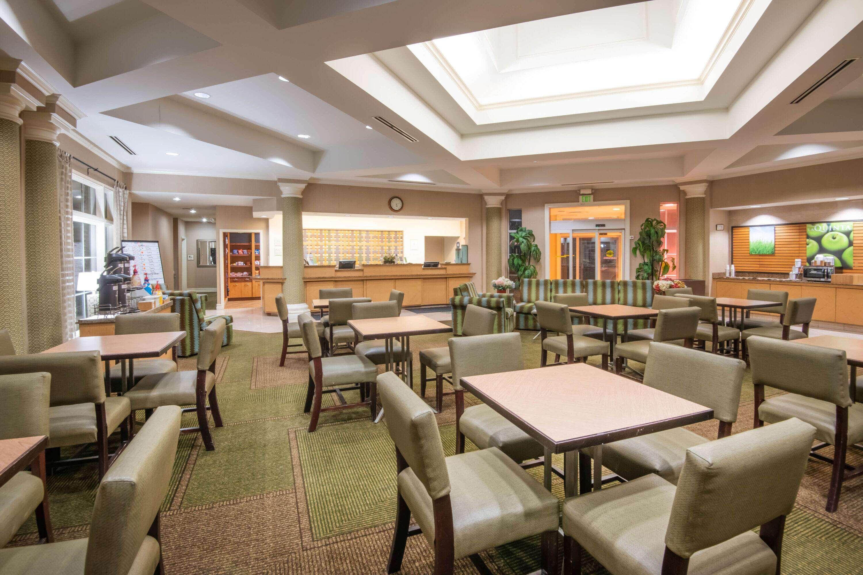 La Quinta By Wyndham Colorado Springs South Airport Hotel Екстериор снимка