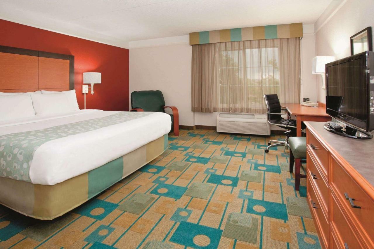 La Quinta By Wyndham Colorado Springs South Airport Hotel Екстериор снимка