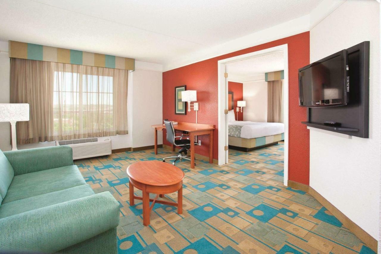 La Quinta By Wyndham Colorado Springs South Airport Hotel Екстериор снимка